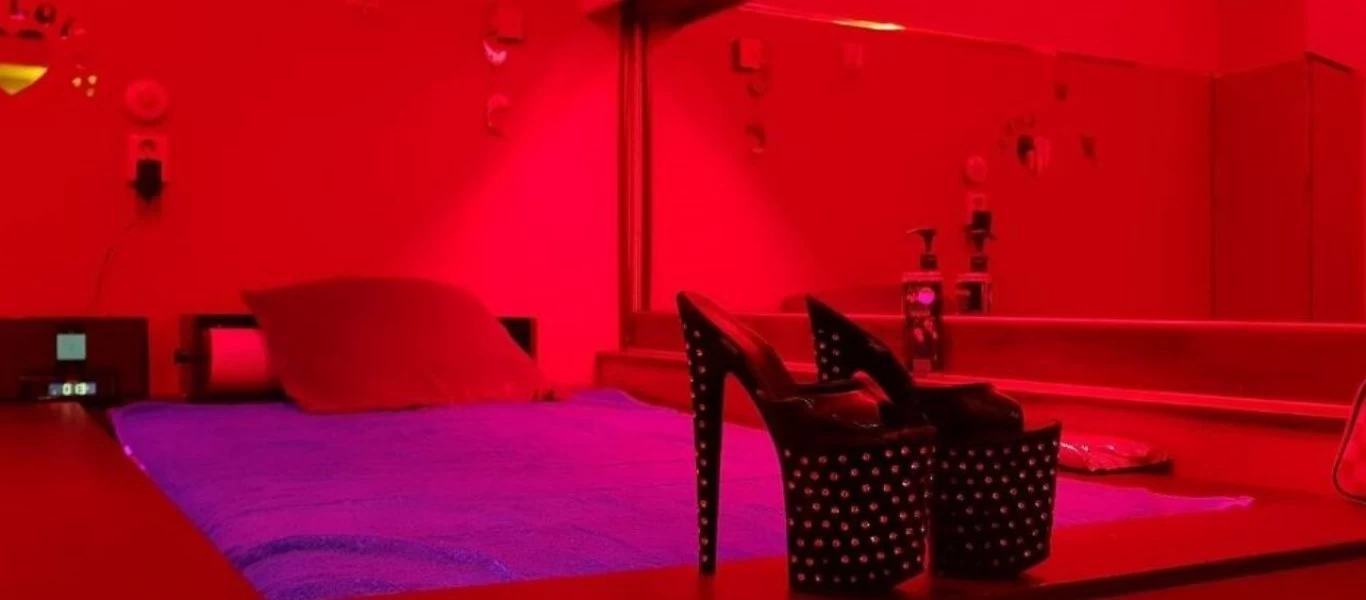 Ανοίγουν από τη Δευτέρα οι οίκοι ανοχής - Το μέτρο που θα βάλει σε «δεύτερες» σκέψεις τους πελάτες